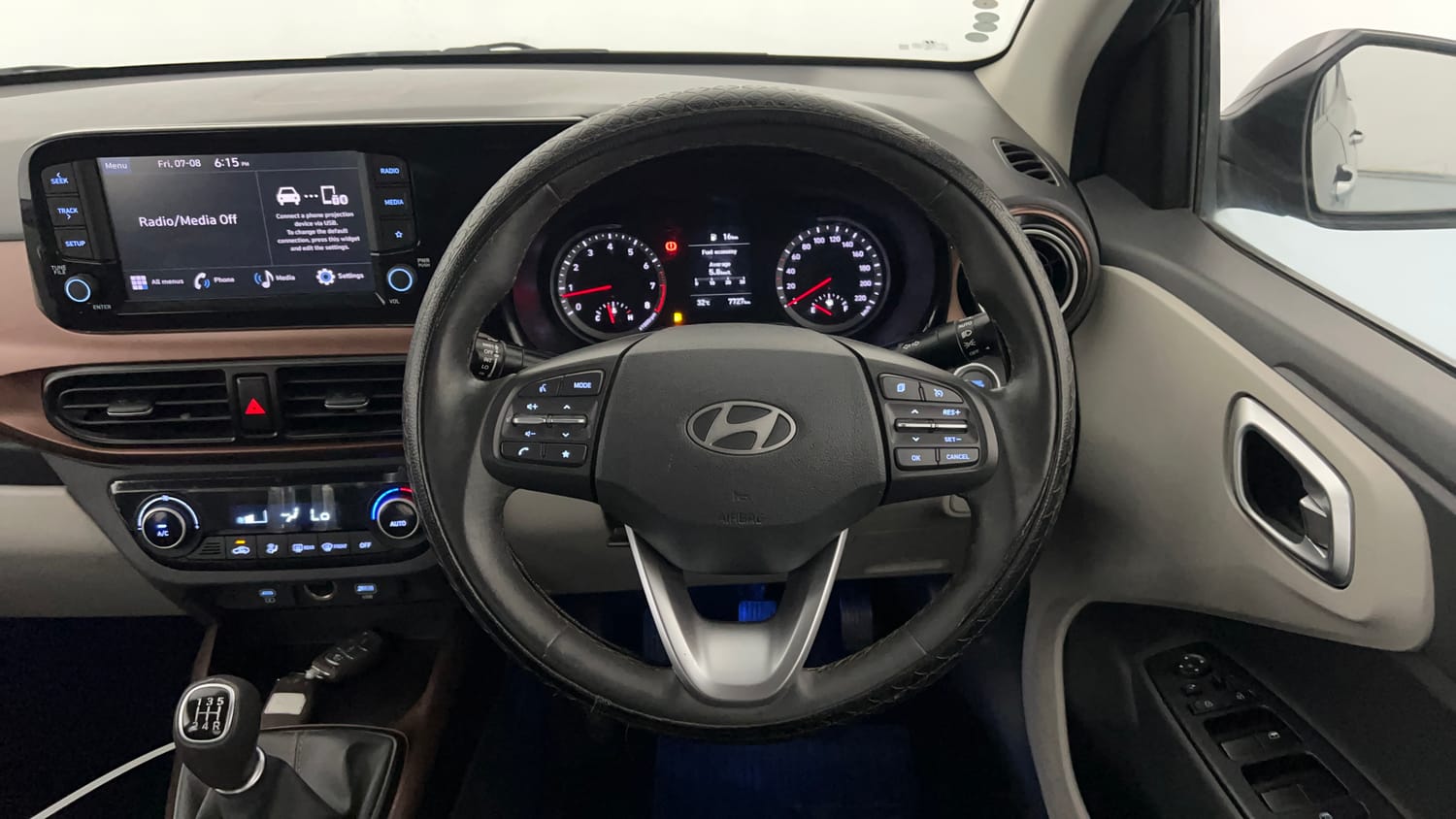 Used 2023 Hyundai Aura SX 1.2 (O) Petrol Petrol Manual interior STEERING VIEW