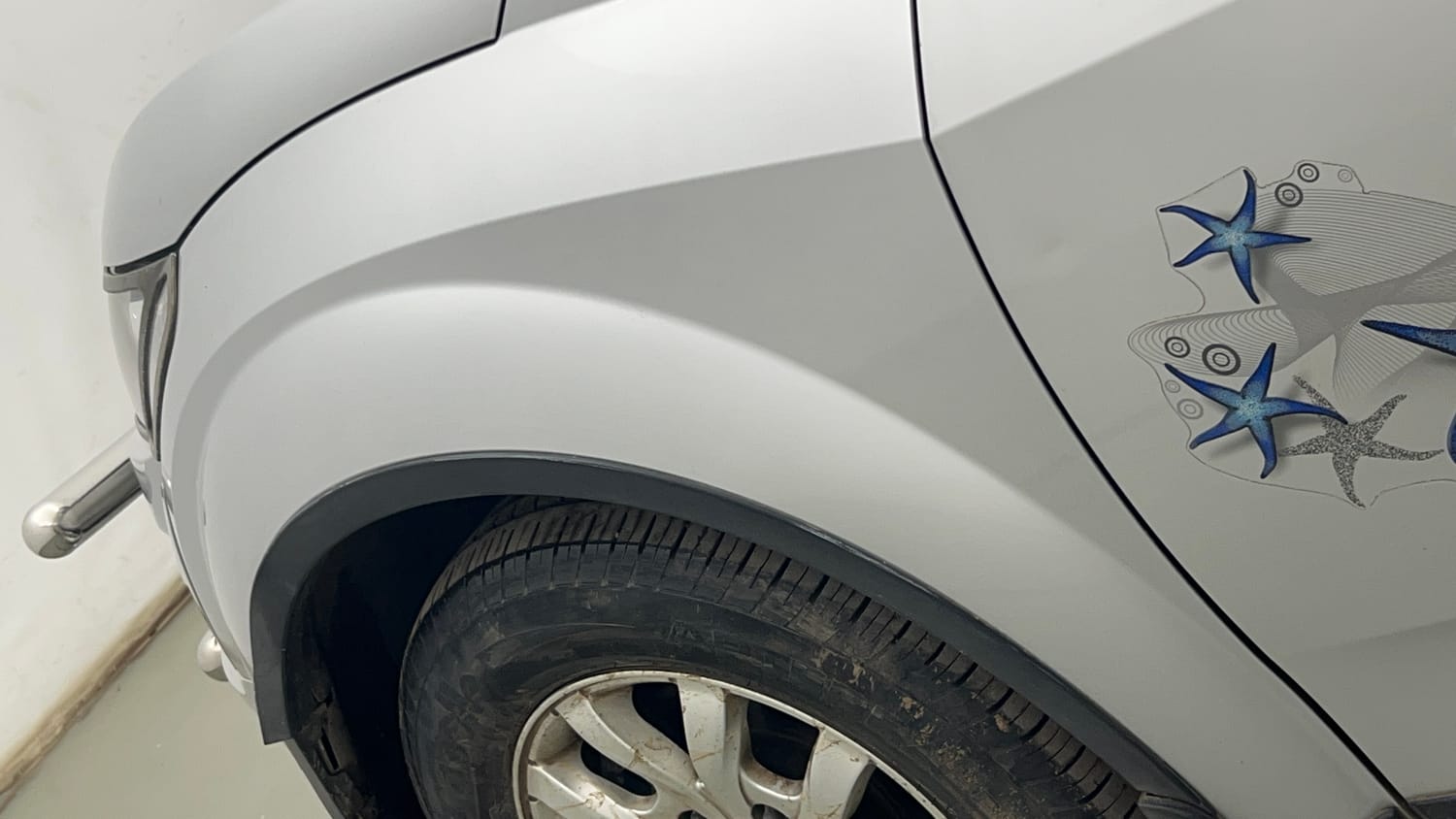 Used 2017 Mahindra XUV500 W10 AT Black Interiors Diesel Automatic dents MINOR SCRATCH