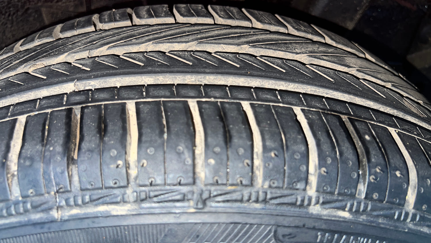 Used 2021 Hyundai Grand i10 Nios Sportz 1.2 Kappa VTVT Petrol Manual tyres LEFT REAR TYRE TREAD VIEW