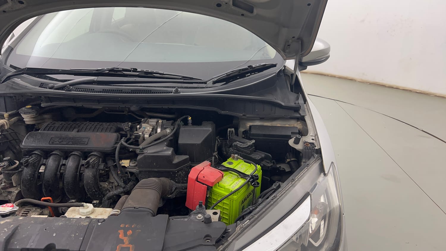 Used 2017 Honda City S Petrol Petrol Manual engine ENGINE LEFT SIDE HINGE & APRON VIEW