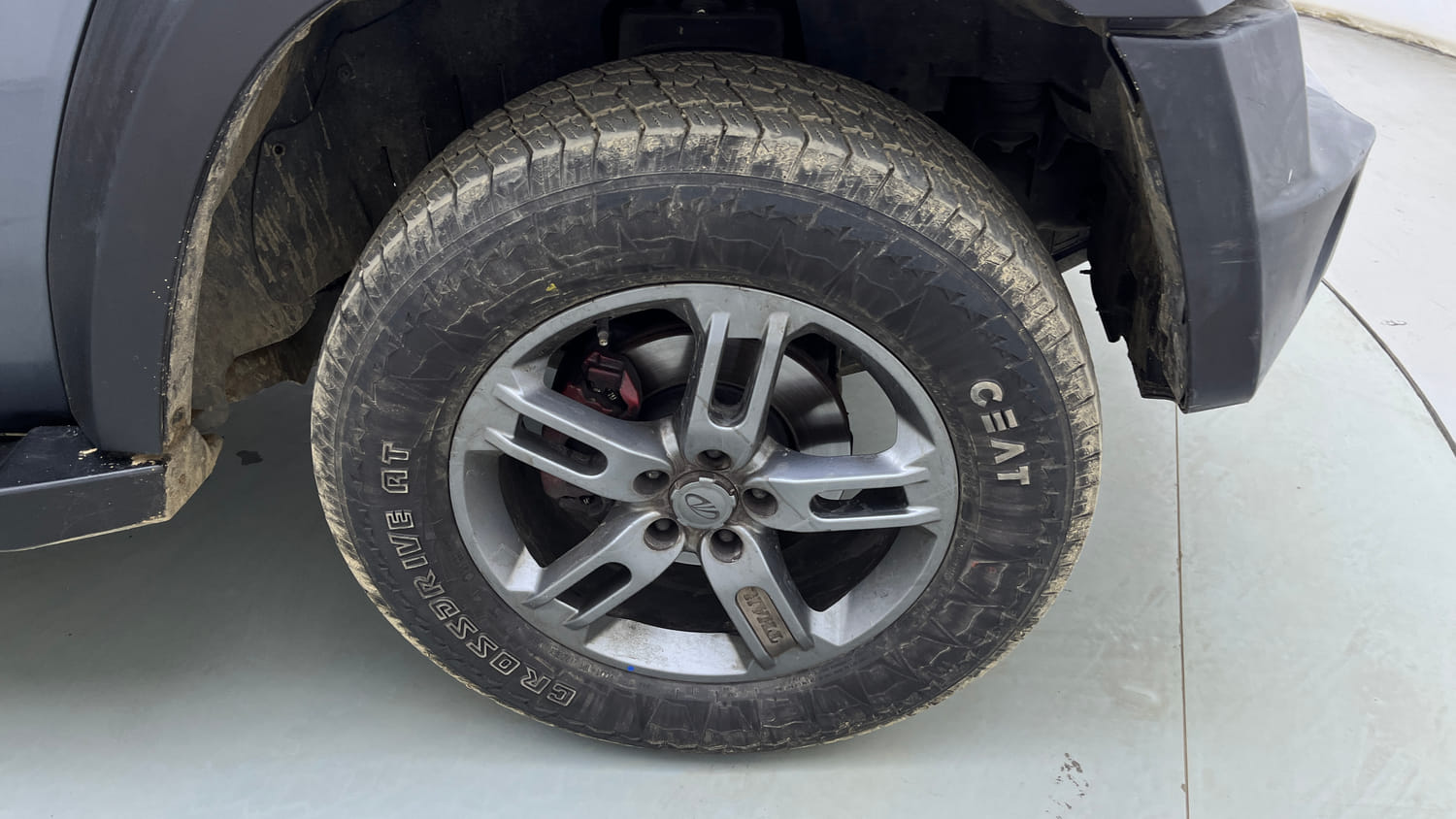 Used 2021 mahindra Thar LX Hard Top Diesel AT 4WD Diesel Automatic tyres RIGHT FRONT TYRE RIM VIEW