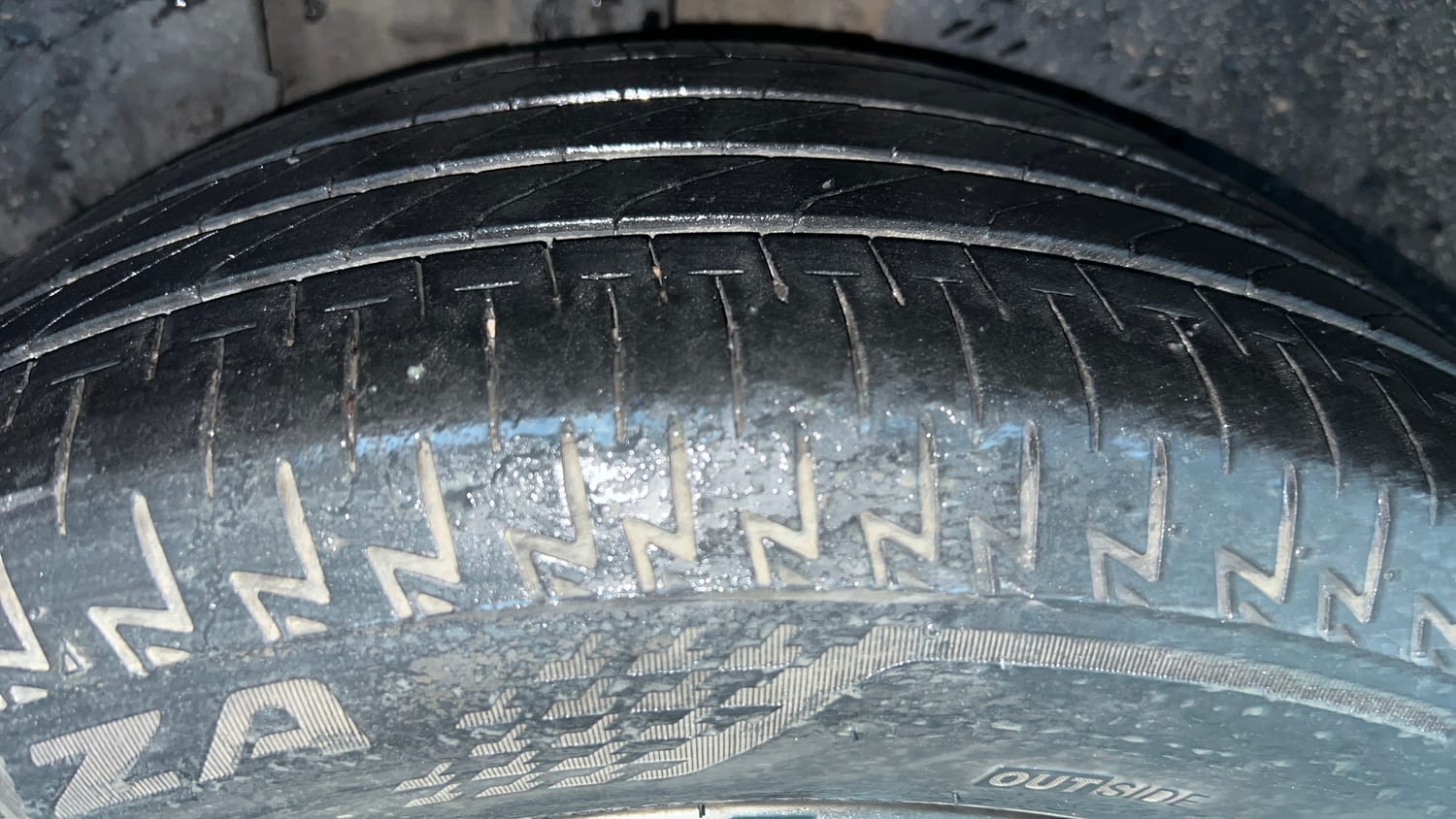 Used 2020 kia Seltos GTX Plus DCT 1.4 Petrol Automatic tyres RIGHT REAR TYRE TREAD VIEW