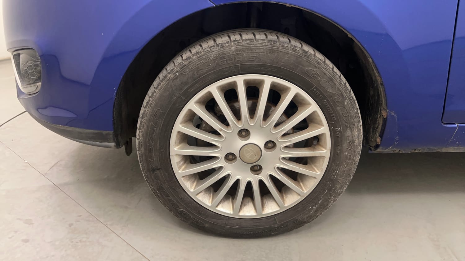 Used 2015 Tata Zest XT Petrol Petrol Manual tyres LEFT FRONT TYRE RIM VIEW