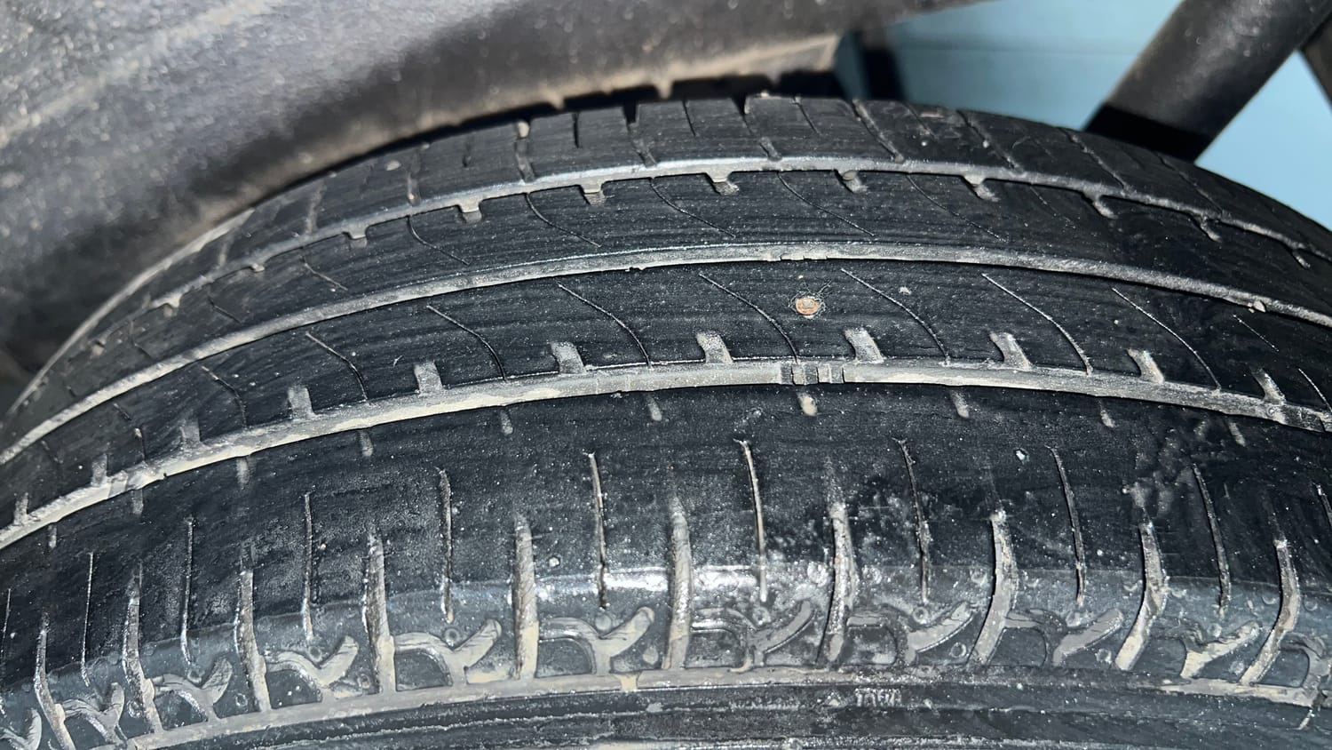 Used 2013 Maruti Suzuki Wagon R VXI Petrol Manual tyres LEFT REAR TYRE TREAD VIEW