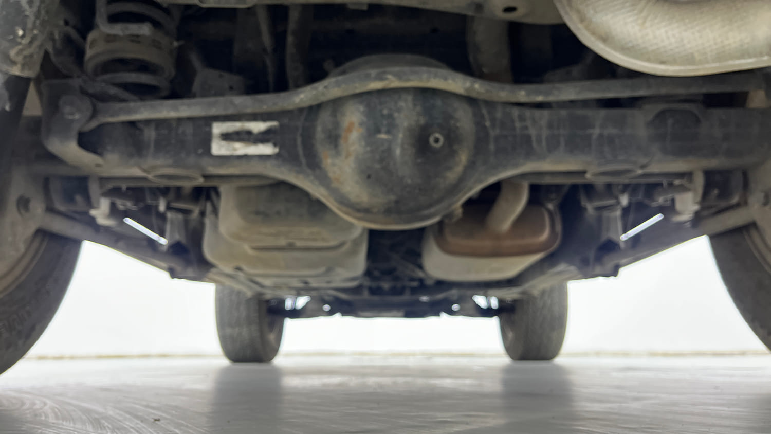 Used 2021 mahindra Thar LX Hard Top Diesel AT 4WD Diesel Automatic extra REAR UNDERBODY VIEW (TAKEN FROM REAR)