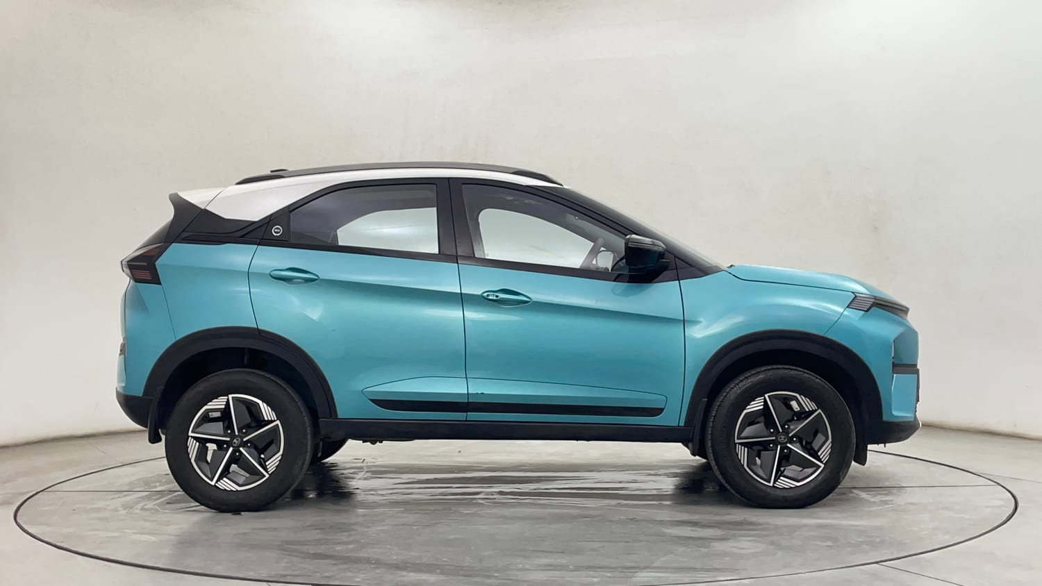 Used 2023 Tata Nexon Creative Plus S 1.2 Revotron Petrol 7DCA DT Petrol Automatic exterior RIGHT SIDE VIEW