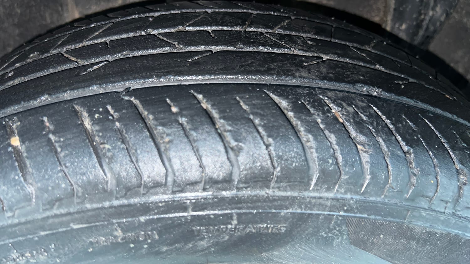 Used 2022 Nissan Magnite XV Turbo CVT Petrol Automatic tyres RIGHT REAR TYRE TREAD VIEW