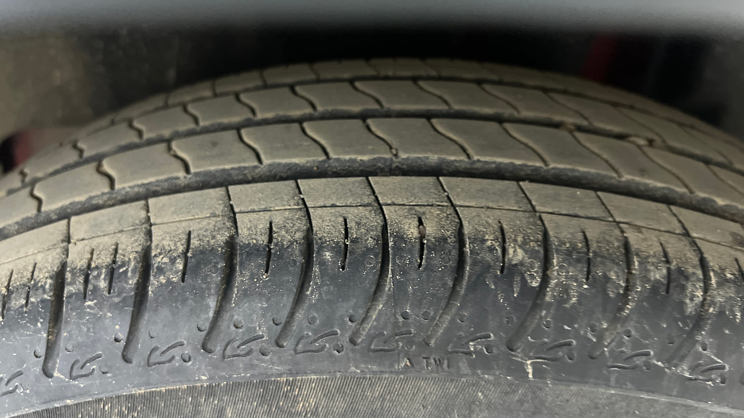 Used 2024 Maruti Suzuki Swift VXi Petrol Manual tyres LEFT REAR TYRE TREAD VIEW