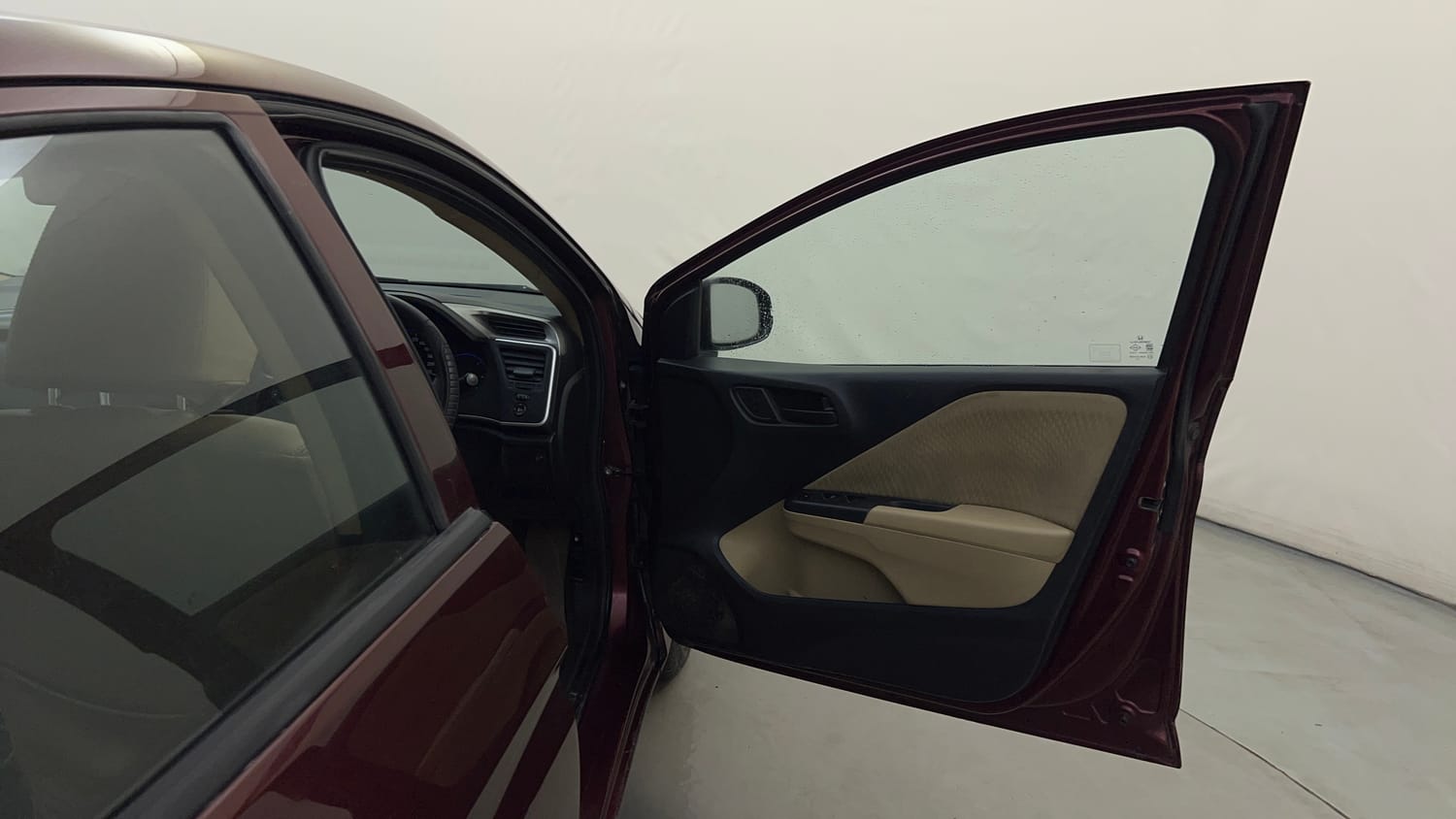 Used 2015 Honda City S Diesel Diesel Manual interior RIGHT FRONT DOOR OPEN VIEW