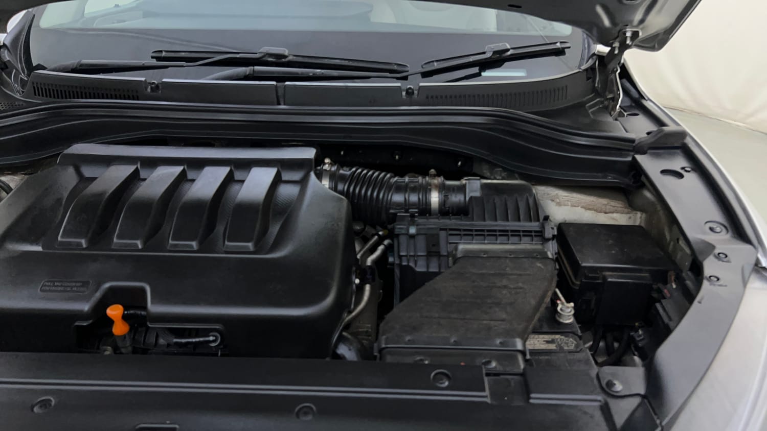 Used 2021 Mahindra XUV700 AX 7 Petrol AT 7 STR Petrol Automatic engine ENGINE LEFT SIDE HINGE & APRON VIEW