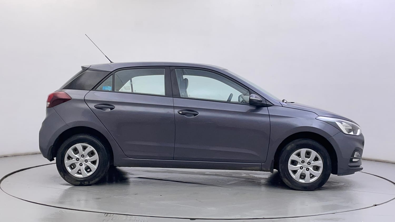 Used 2018 Hyundai Elite i20 Sportz 1.2 Petrol Manual exterior RIGHT SIDE VIEW