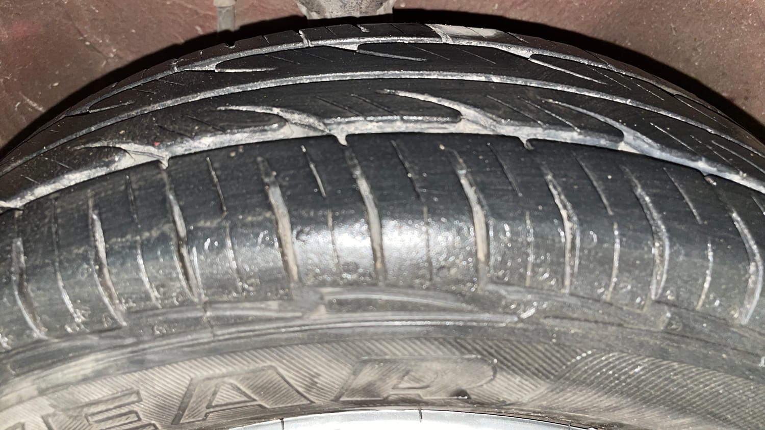 Used 2015 Maruti Suzuki Alto 800 Lxi Petrol Manual tyres RIGHT FRONT TYRE TREAD VIEW