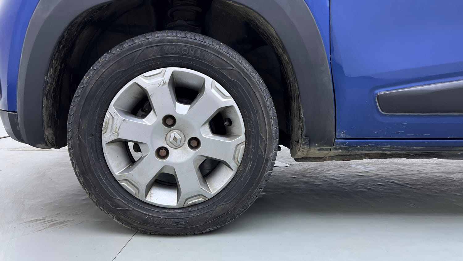 Used 2018 Renault Kwid CLIMBER 1.0 AMT Petrol Automatic tyres LEFT FRONT TYRE RIM VIEW