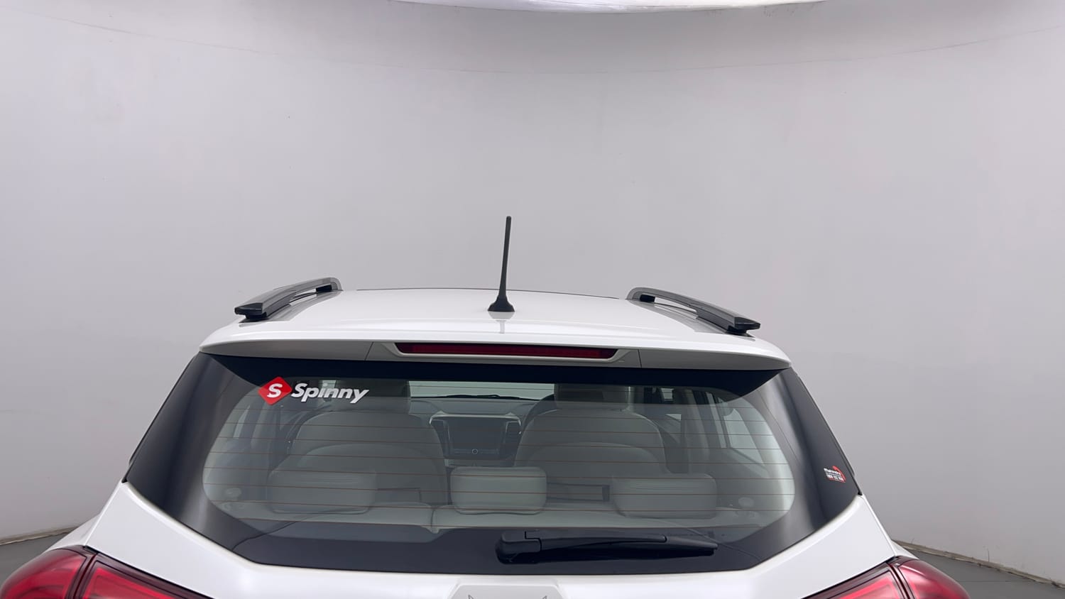 Used 2024 Mahindra XUV 300 W8 (O) 1.5 Diesel Diesel Manual exterior BACK WINDSHIELD VIEW