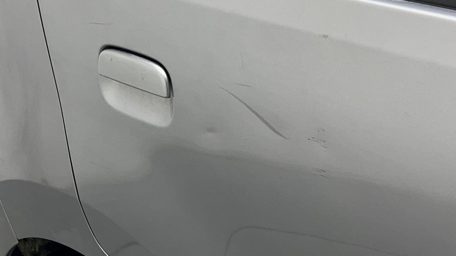 Used 2013 Maruti Suzuki Wagon R VXI Petrol Manual dents MINOR DENT