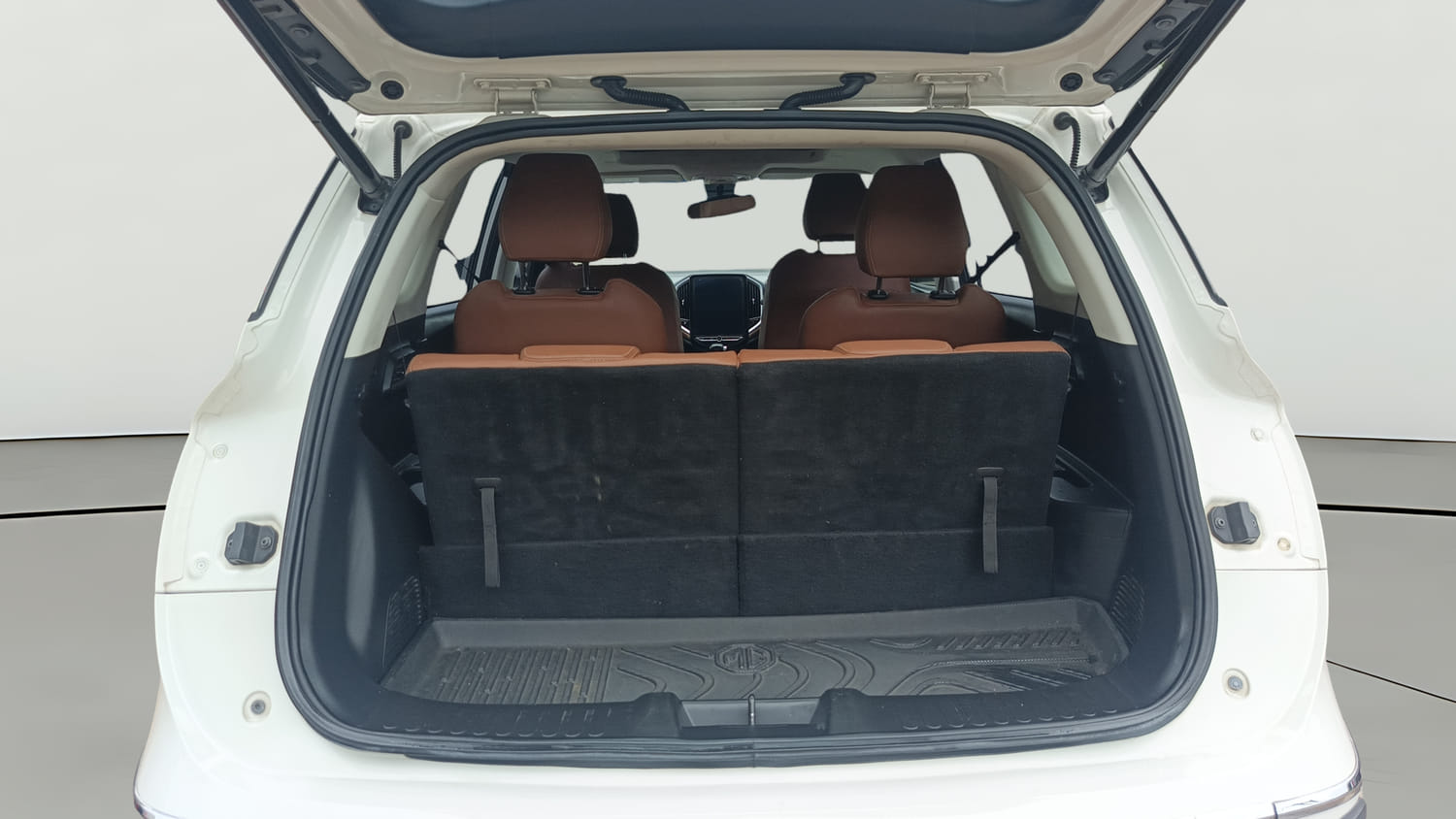 Used 2021 MG Motors Hector Plus Sharp 1.5 Petrol Turbo CVT 6-STR Petrol Automatic interior DICKY INSIDE VIEW