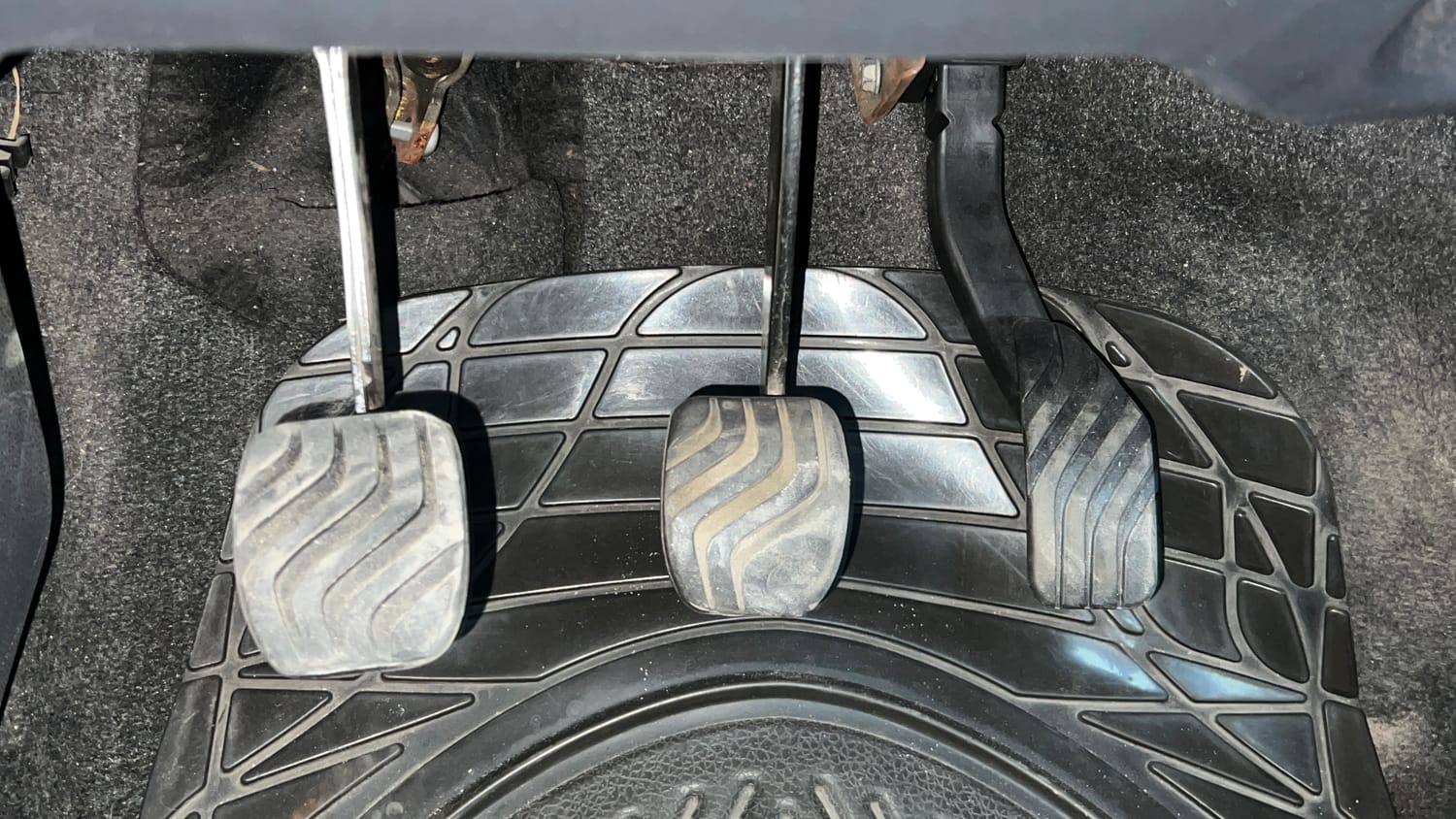 Used 2016 Renault Kwid RXT Petrol Manual interior PEDALS VIEW