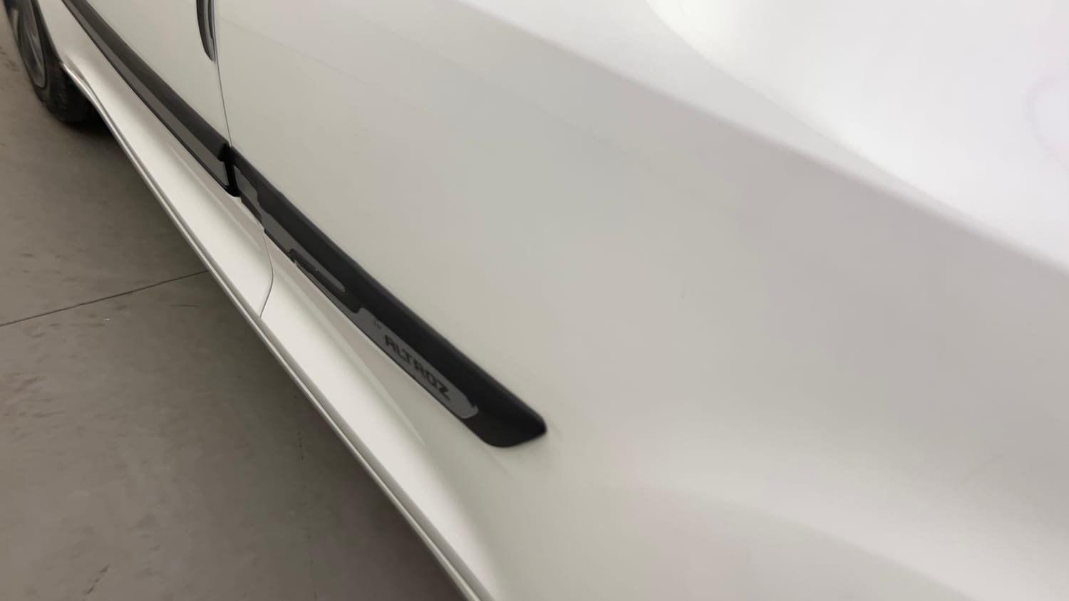 Used 2024 Tata Altroz XZA Plus (S) Petrol Automatic dents MINOR SCRATCH
