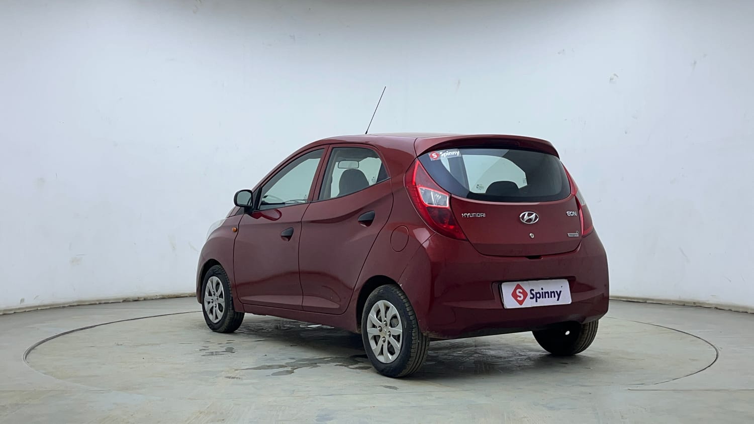 Used 2014 Hyundai Eon Magna Petrol Manual exterior LEFT REAR CORNER VIEW