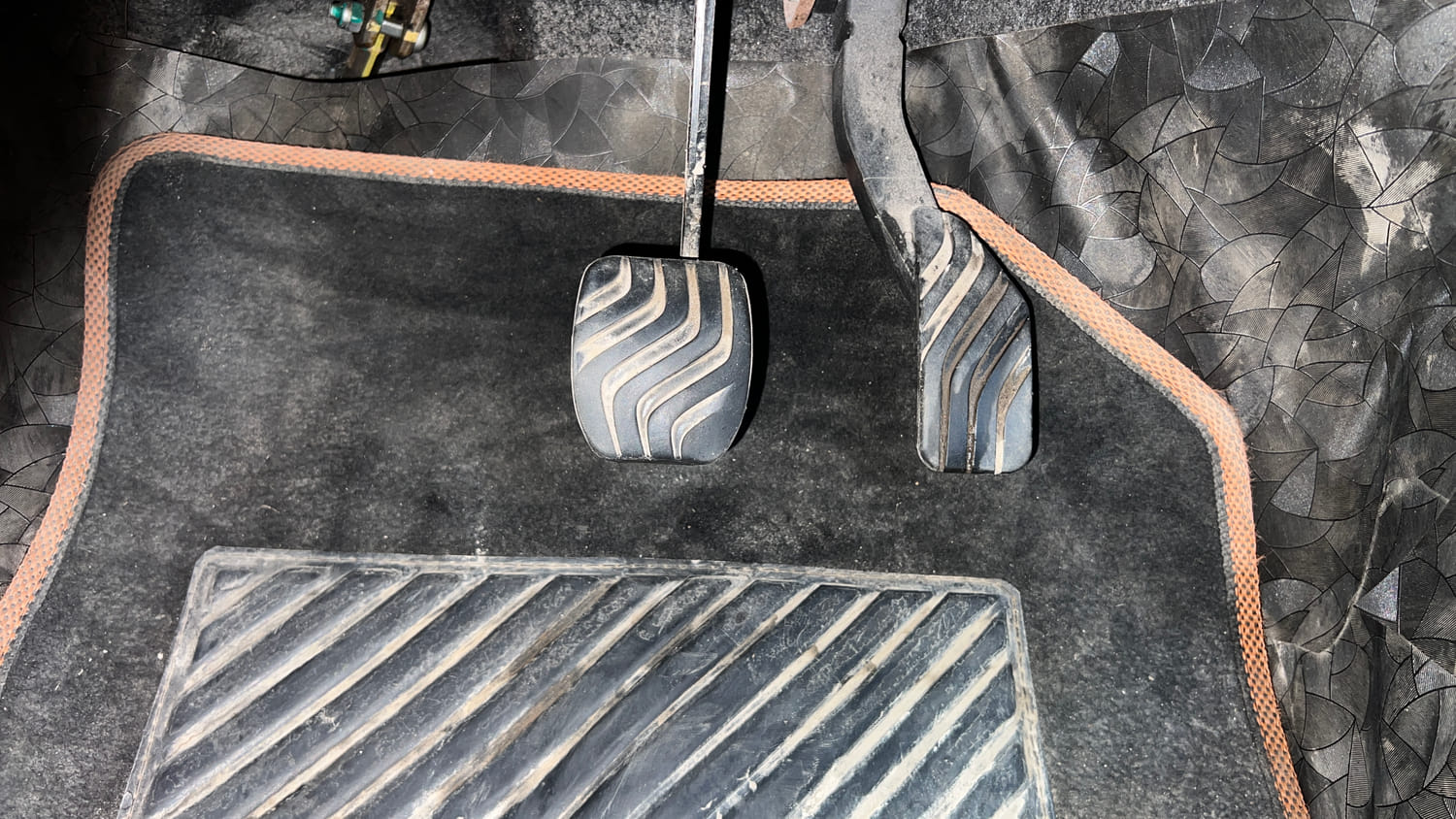 Used 2018 Renault Kwid CLIMBER 1.0 AMT Petrol Automatic interior PEDALS VIEW