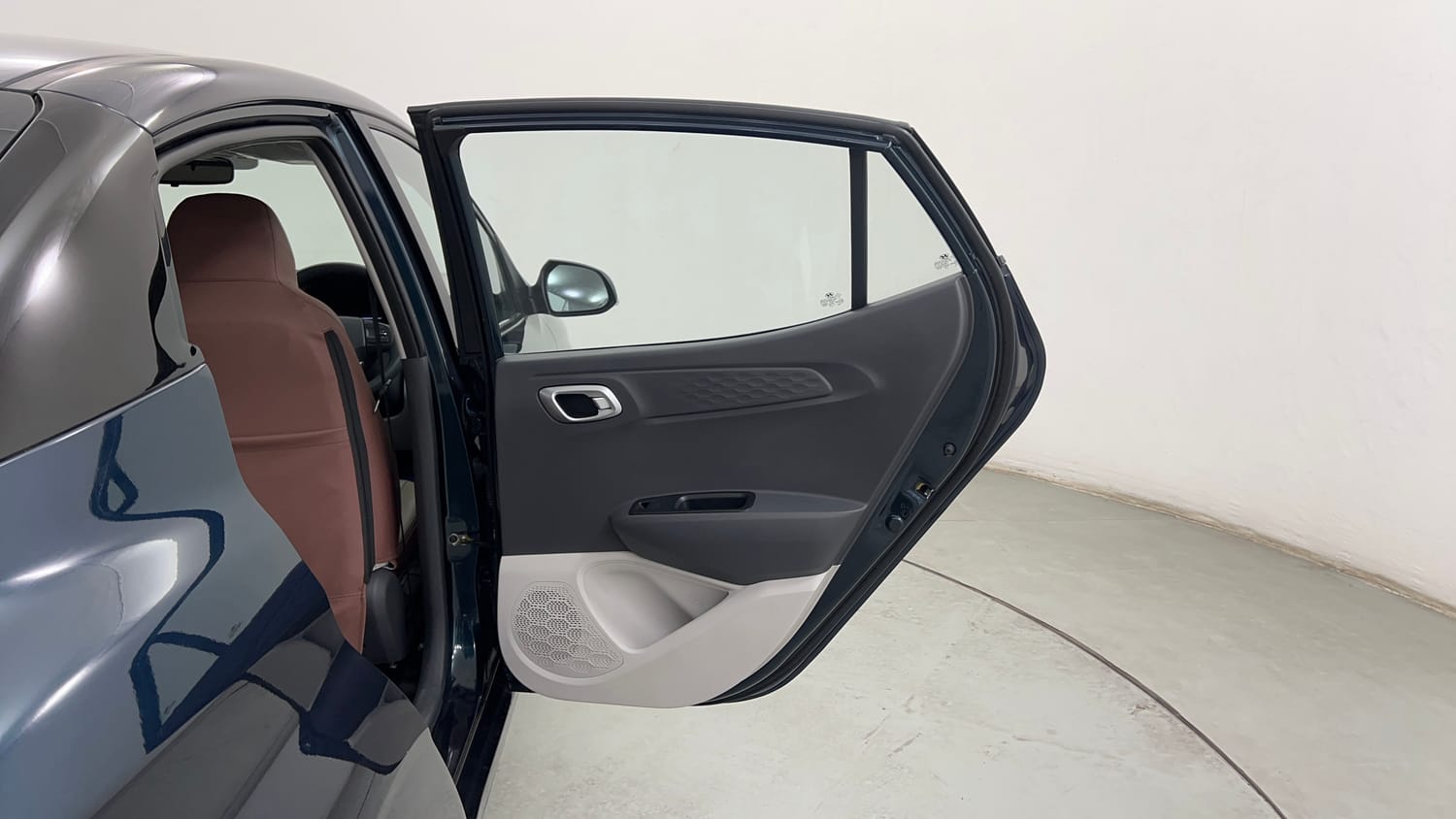 Used 2023 Hyundai Aura SX 1.2 CNG Cng Manual interior RIGHT REAR DOOR OPEN VIEW