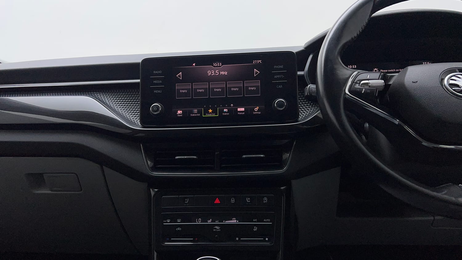 Used 2023 Skoda Kushaq Style 1.5L TSI MT Petrol Manual interior MUSIC SYSTEM & AC CONTROL VIEW