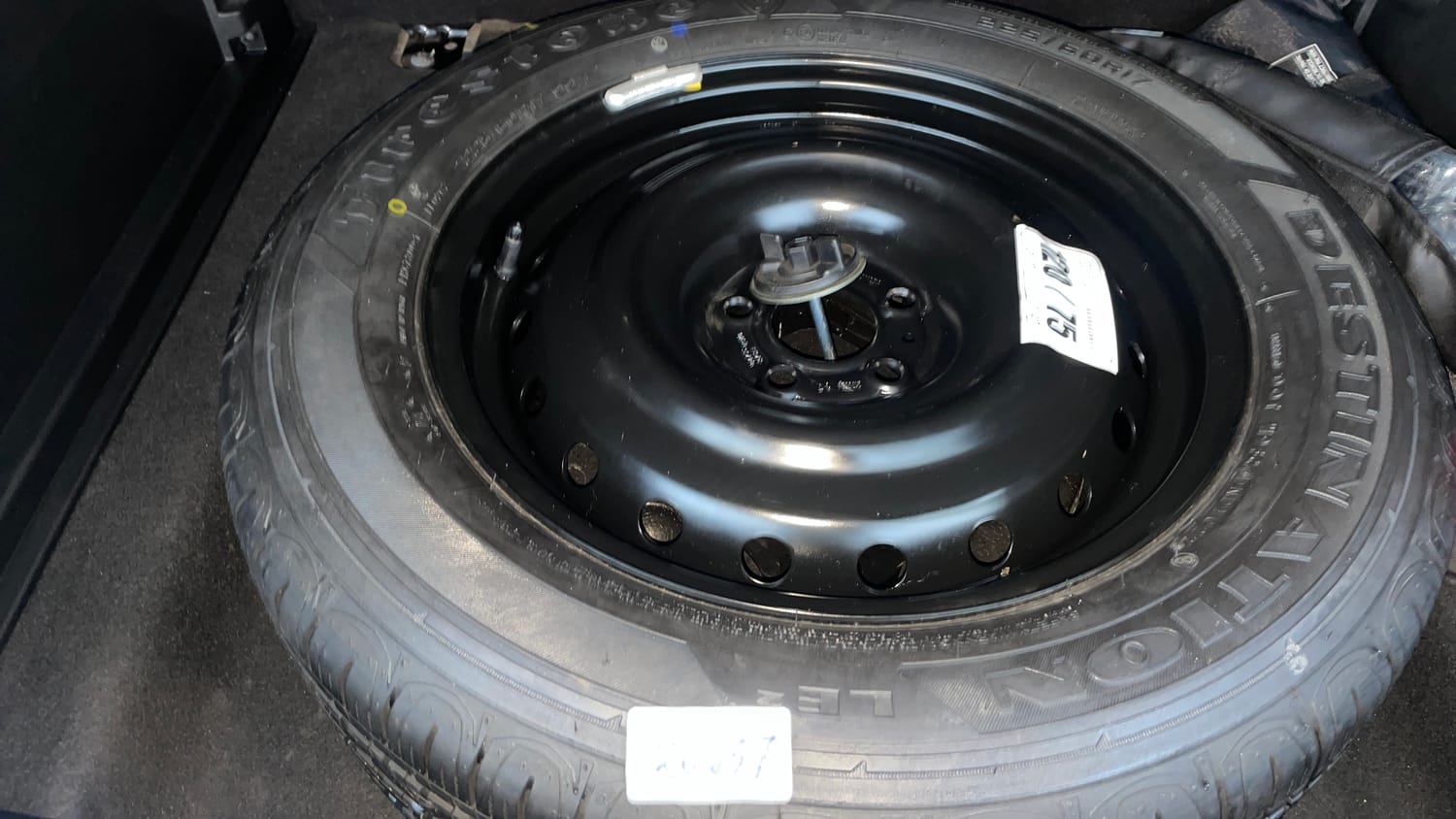 Used 2022 Jeep Compass Model S (O) Diesel 4x4 AT Diesel Automatic tyres SPARE TYRE VIEW