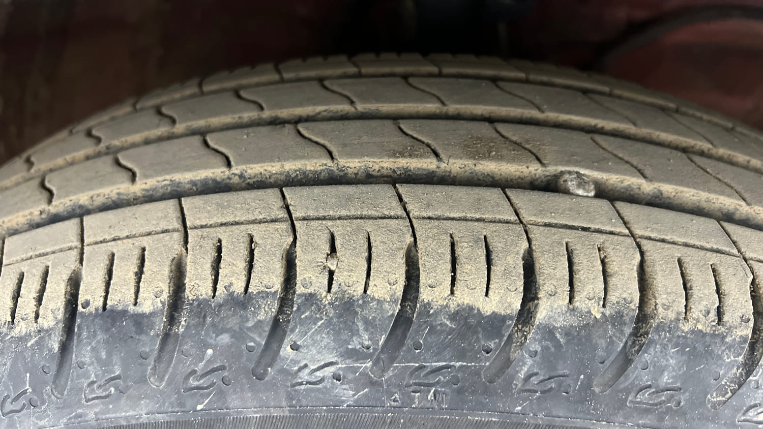 Used 2024 Maruti Suzuki Swift VXi Petrol Manual tyres RIGHT FRONT TYRE TREAD VIEW