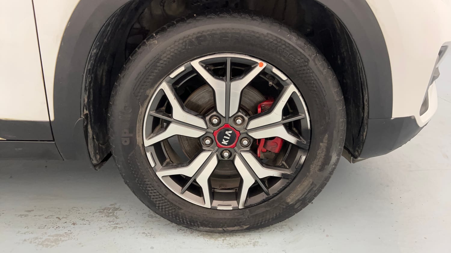 Used 2019 kia Seltos GTX Plus DCT 1.4 Petrol Automatic tyres RIGHT FRONT TYRE RIM VIEW