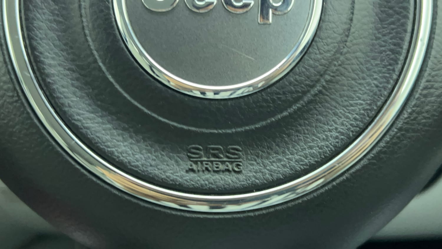 Used 2017 Jeep Compass Limited 1.4 Petrol AT Petrol Automatic top_features Airbags