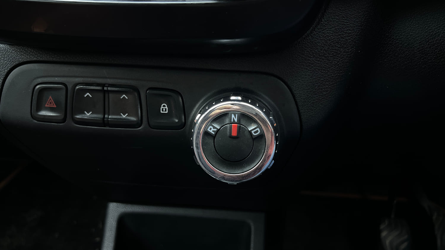 Used 2018 Renault Kwid CLIMBER 1.0 AMT Petrol Automatic interior GEAR  KNOB VIEW