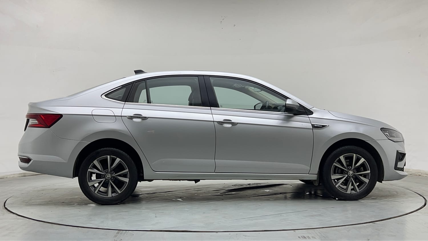 Used 2023 Skoda Slavia Style 1.5L TSI MT Petrol Manual exterior RIGHT SIDE VIEW