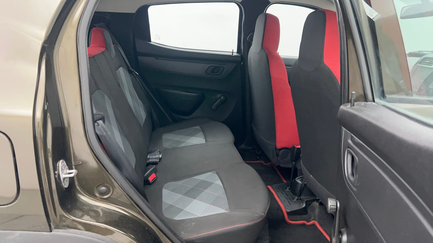 Used 2022 Renault Kwid RXT 0.8 Petrol Manual interior RIGHT SIDE REAR DOOR CABIN VIEW