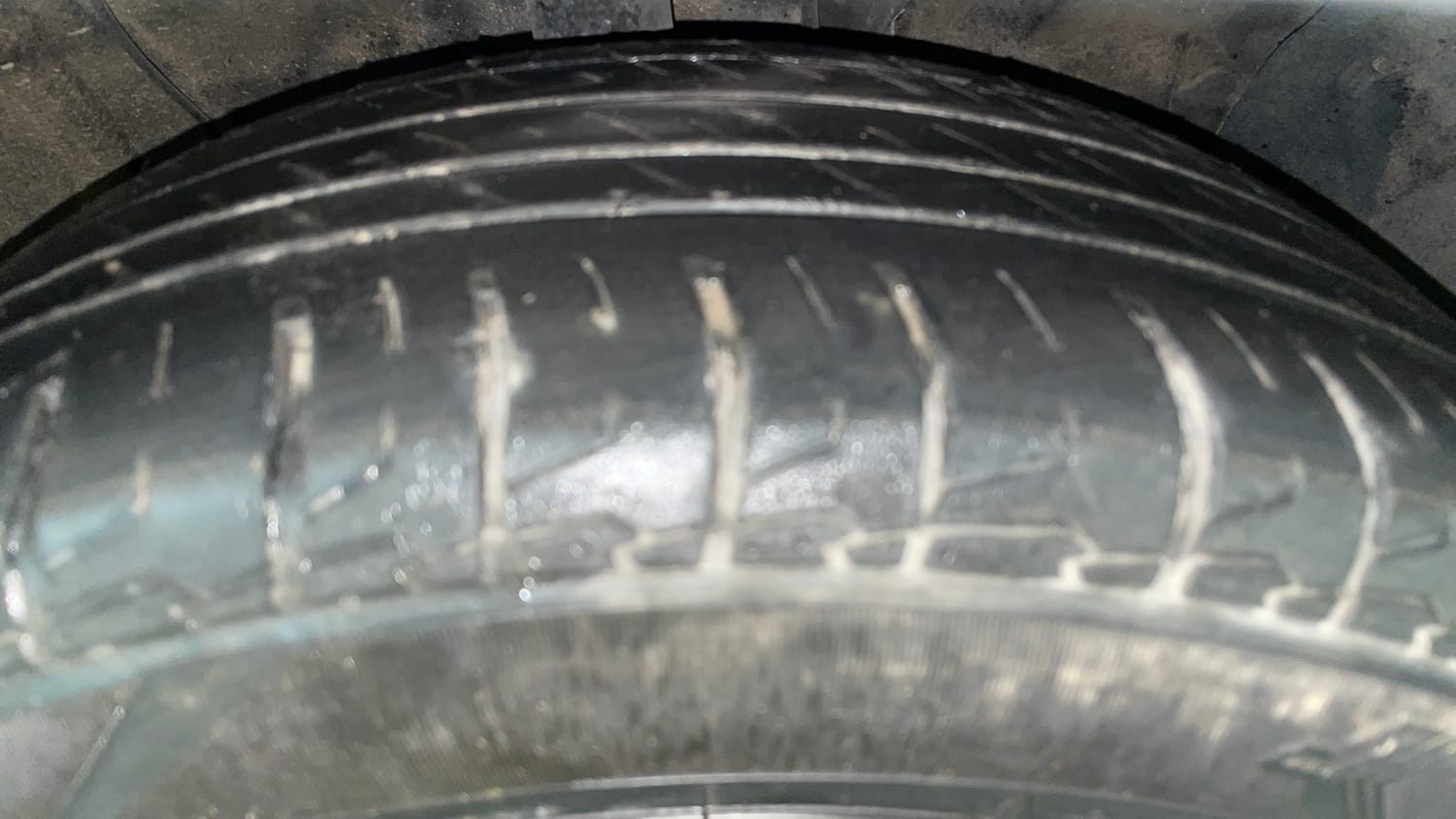 Used 2023 Hyundai Alcazar Prestige 7 STR 1.5 Diesel Diesel Manual tyres RIGHT FRONT TYRE TREAD VIEW