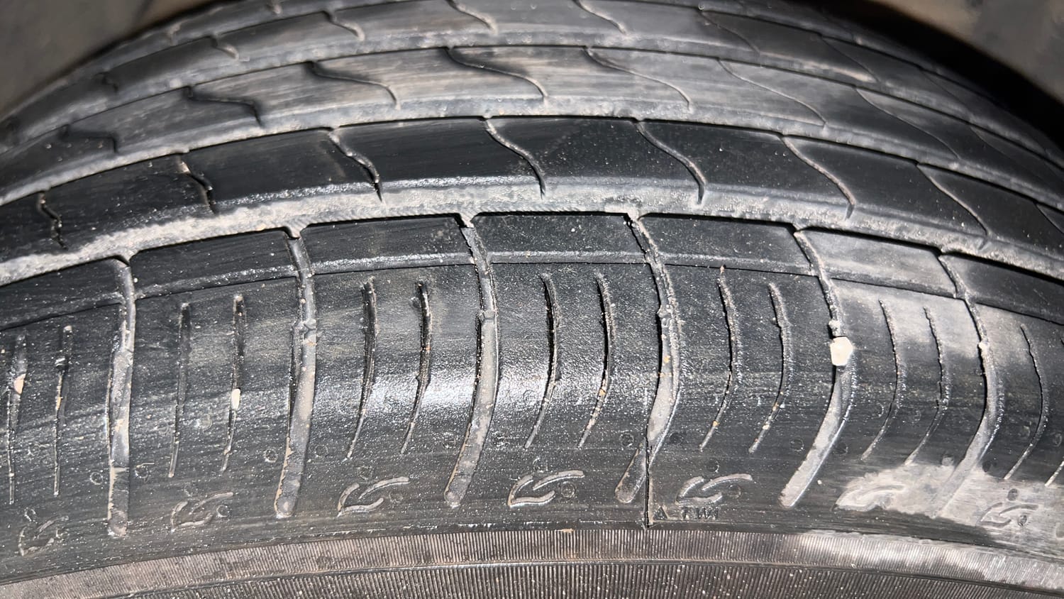 Used 2025 Maruti Suzuki Brezza Vxi AT Petrol Automatic tyres RIGHT FRONT TYRE TREAD VIEW