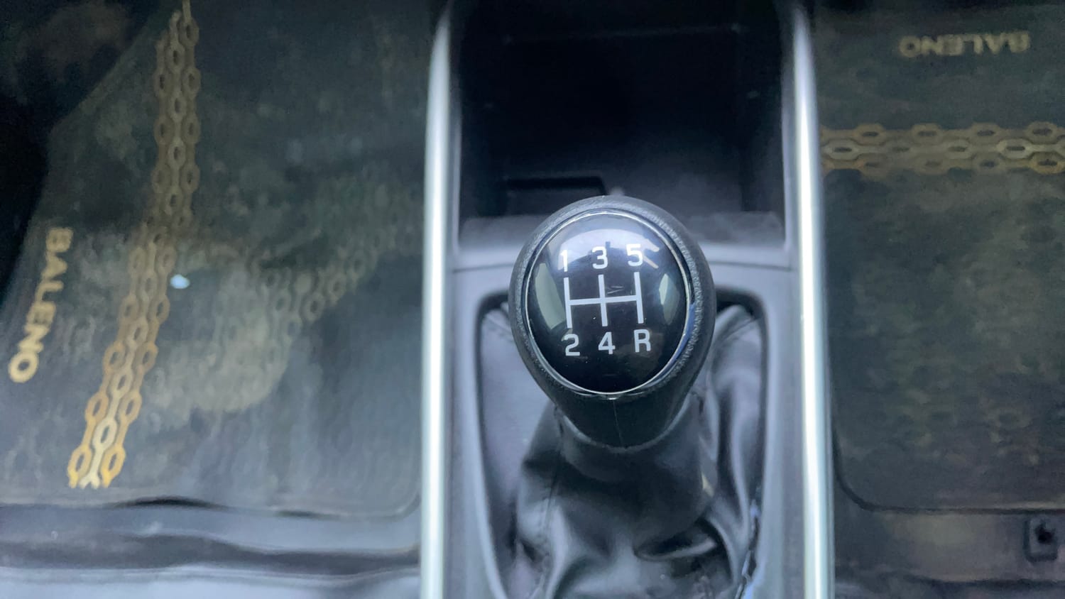 Used 2017 Maruti Suzuki Baleno RS 1.0 Petrol Manual interior GEAR  KNOB VIEW