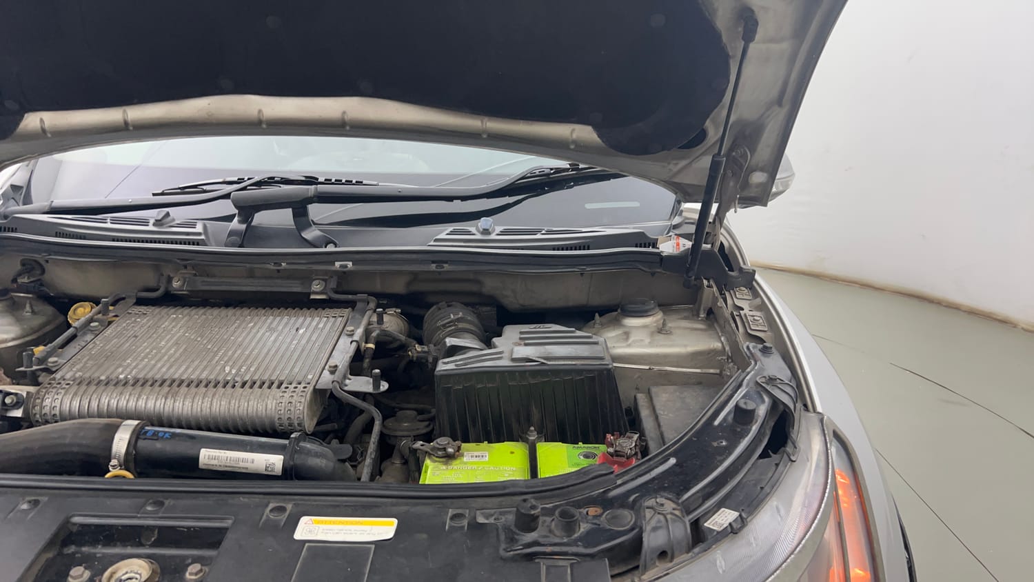 Used 2017 Mahindra XUV500 W10 AT Black Interiors Diesel Automatic engine ENGINE LEFT SIDE HINGE & APRON VIEW