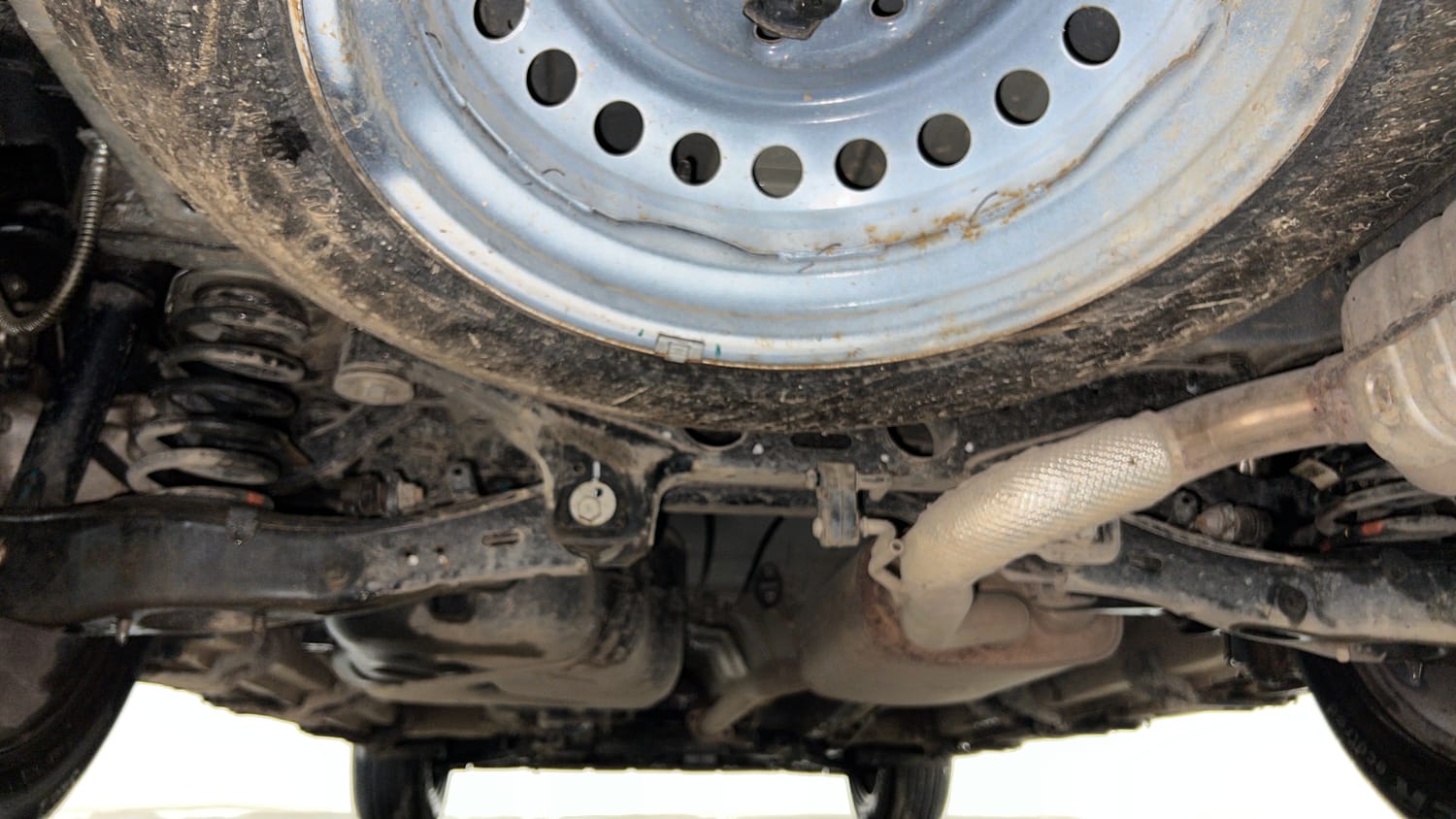 Used 2021 Mahindra XUV700 AX 7 Petrol AT 7 STR Petrol Automatic extra REAR UNDERBODY VIEW (TAKEN FROM REAR)