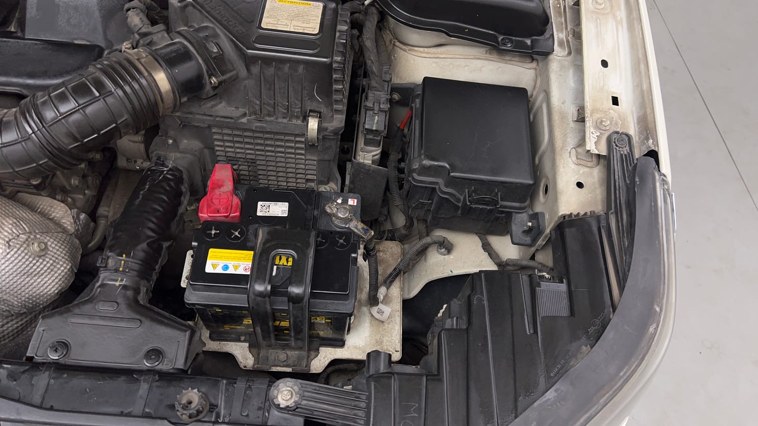 Used 2019 Mahindra XUV 300 1.5 W8 (O) Diesel Manual engine ENGINE LEFT SIDE VIEW