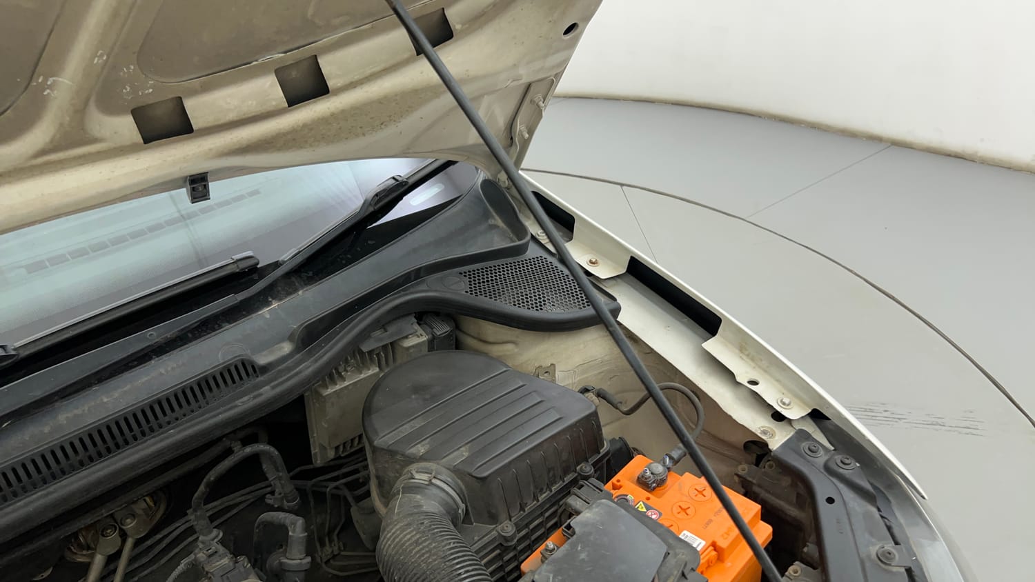 Used 2017 Volkswagen Polo GT TSI Petrol Automatic engine ENGINE LEFT SIDE HINGE & APRON VIEW