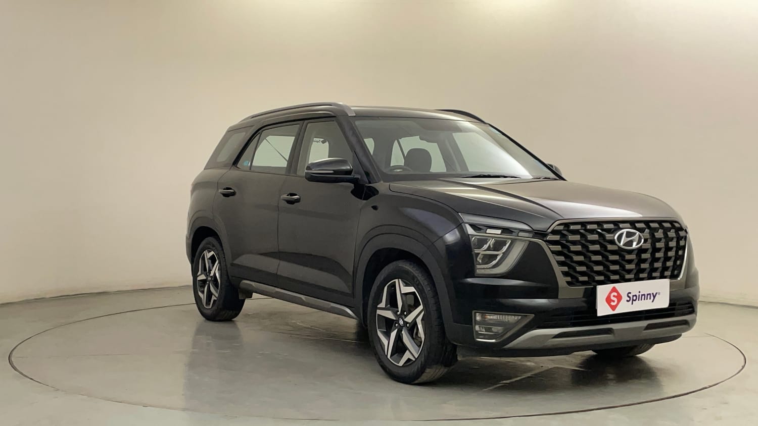 Used 2023 Hyundai Alcazar Prestige 7 STR 1.5 Diesel Diesel Manual exterior RIGHT FRONT CORNER VIEW