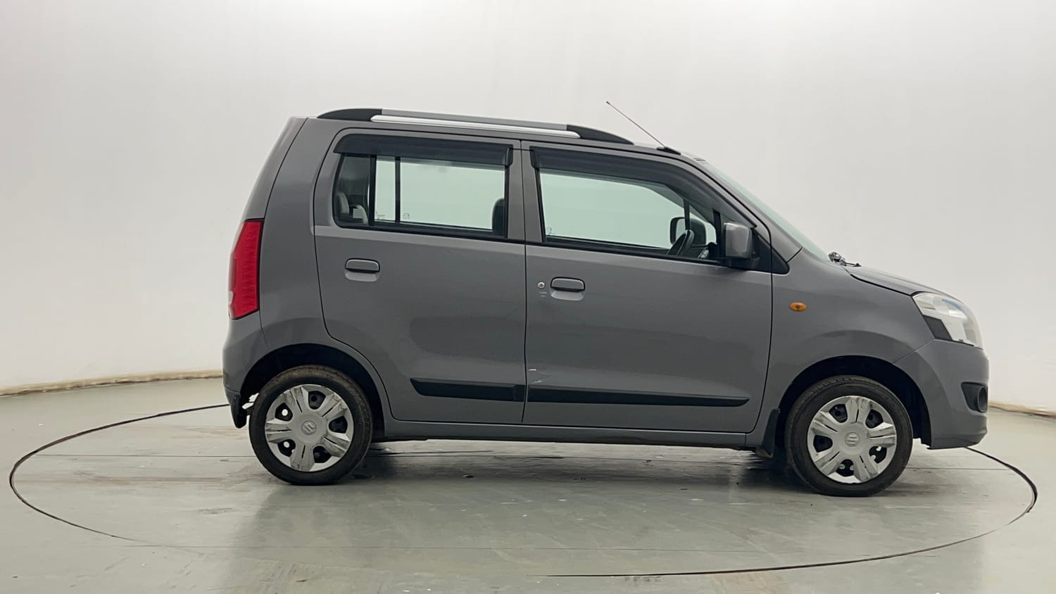 Used 2018 Maruti Suzuki Wagon R VXI Petrol Manual exterior RIGHT SIDE VIEW