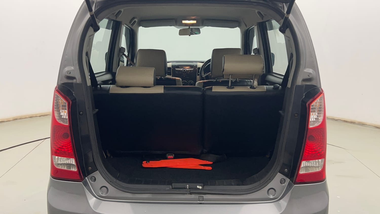 Used 2018 Maruti Suzuki Wagon R VXI Petrol Manual interior DICKY INSIDE VIEW