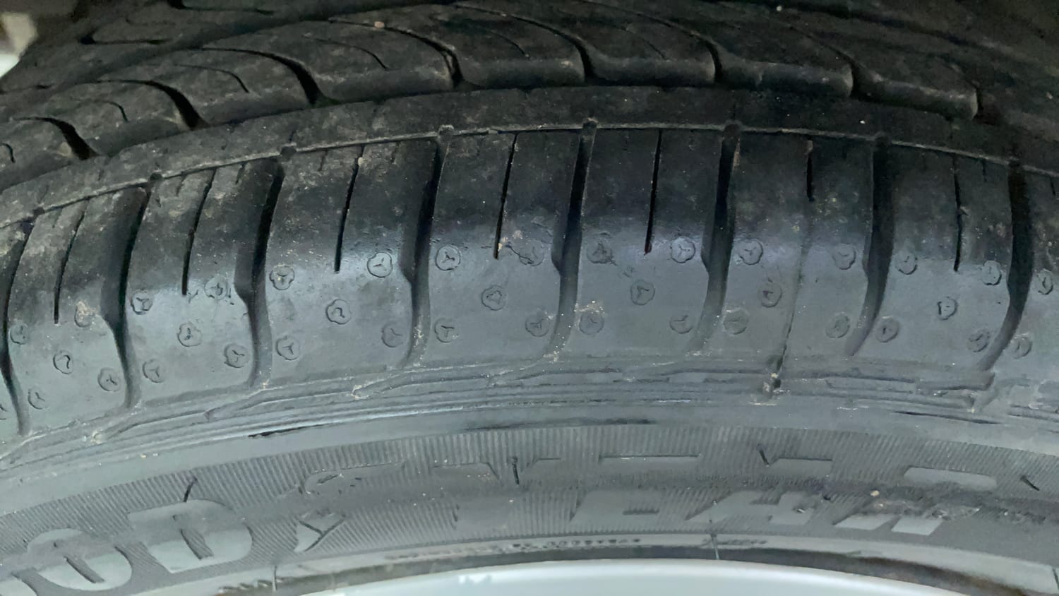 Used 2020 Hyundai Grand i10 Sportz 1.2 Kappa VTVT Petrol Manual tyres RIGHT REAR TYRE TREAD VIEW