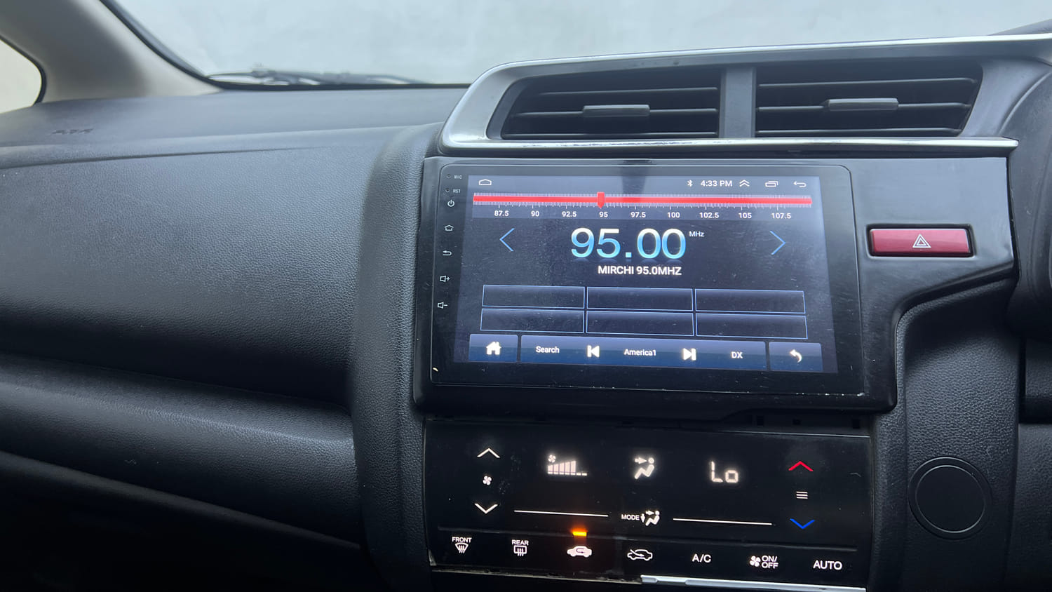 Used 2015 Honda Jazz VX Petrol Petrol Manual interior MUSIC SYSTEM & AC CONTROL VIEW