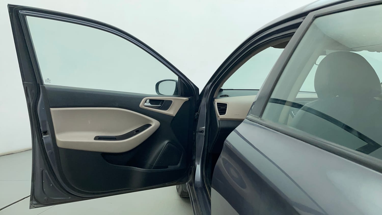 Used 2018 Hyundai Elite i20 Sportz 1.2 Petrol Manual interior LEFT FRONT DOOR OPEN VIEW