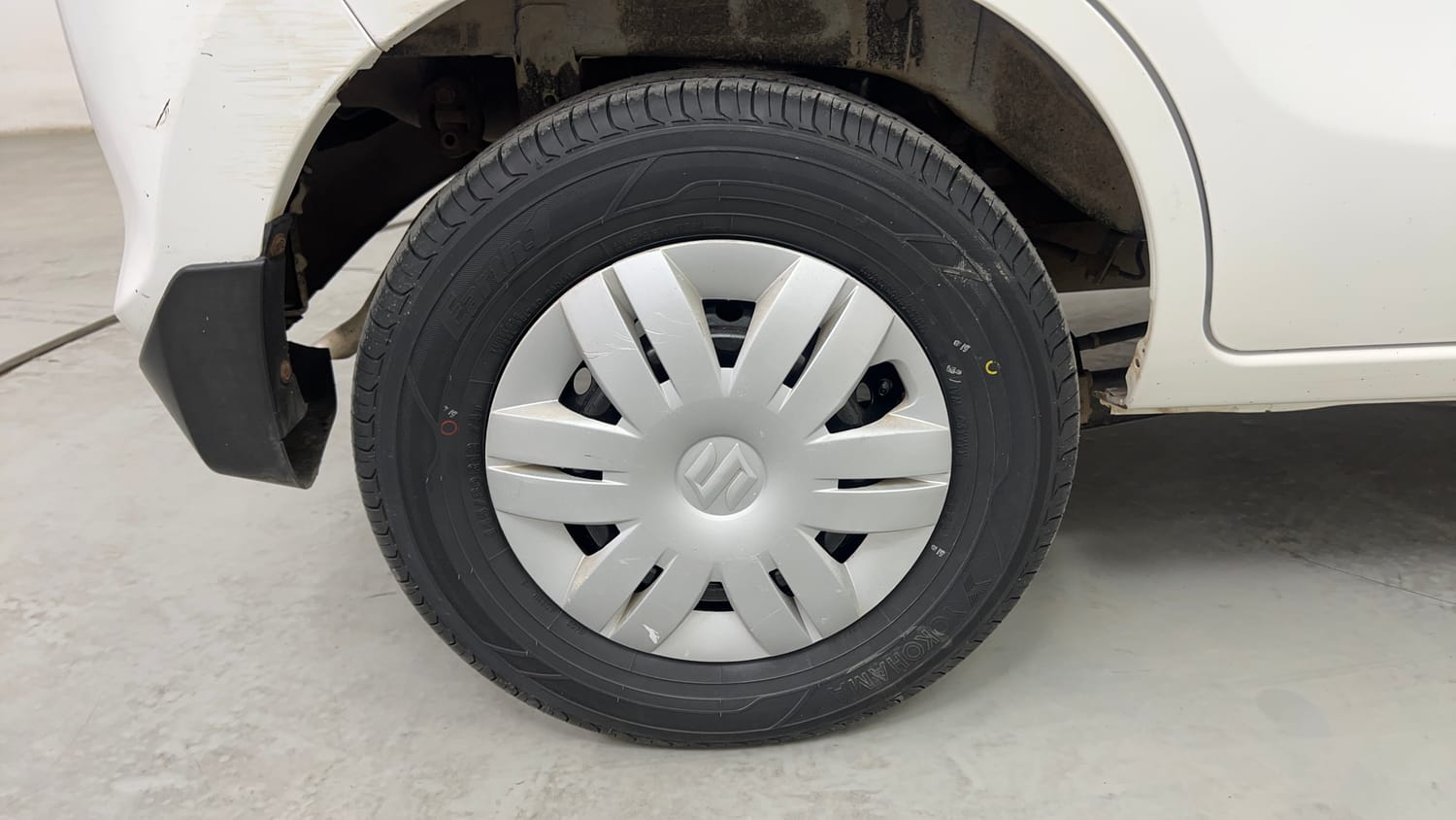 Used 2018 Maruti Suzuki Alto 800 LXi Petrol Manual tyres RIGHT REAR TYRE RIM VIEW