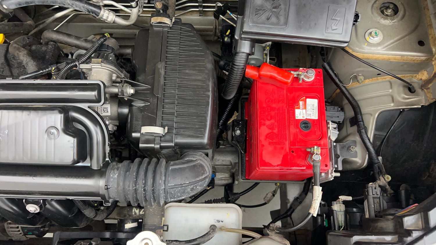 Used 2022 Renault Kwid RXT 0.8 Petrol Manual engine ENGINE LEFT SIDE VIEW