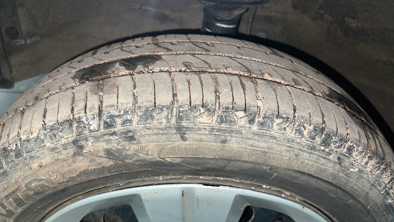 Used 2018 Maruti Suzuki Wagon R VXI Petrol Manual tyres LEFT FRONT TYRE TREAD VIEW