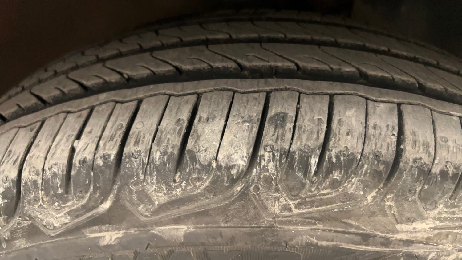 Used 2017 Maruti Suzuki Ignis Alpha MT Petrol Dual Tone Petrol Manual tyres RIGHT FRONT TYRE TREAD VIEW